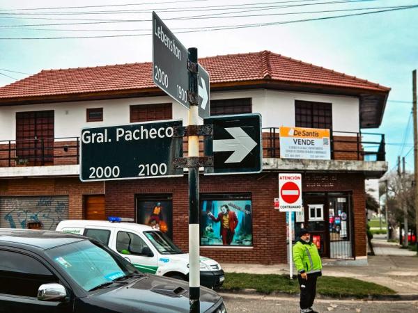 Cambio de sentido en la calle Ángel Pacheco: cómo afecta al tránsito y al recorrido del colectivo 523