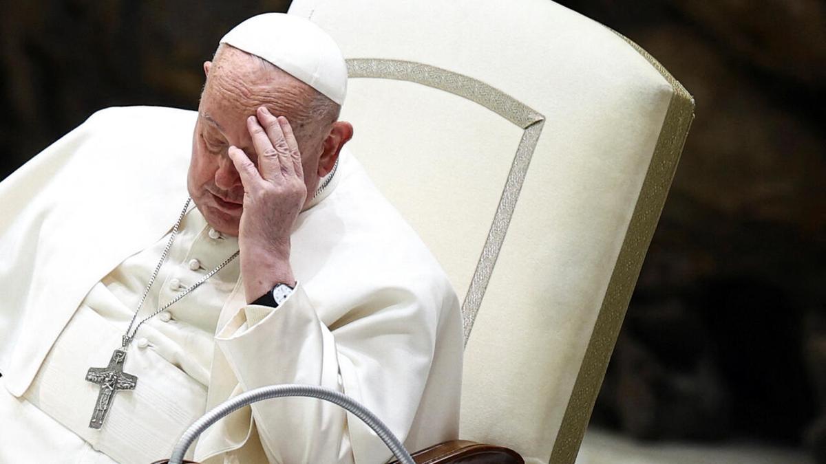 El papa Francisco sufrió nuevos episodios de insuficiencia respiratoria pero se mantiene estable