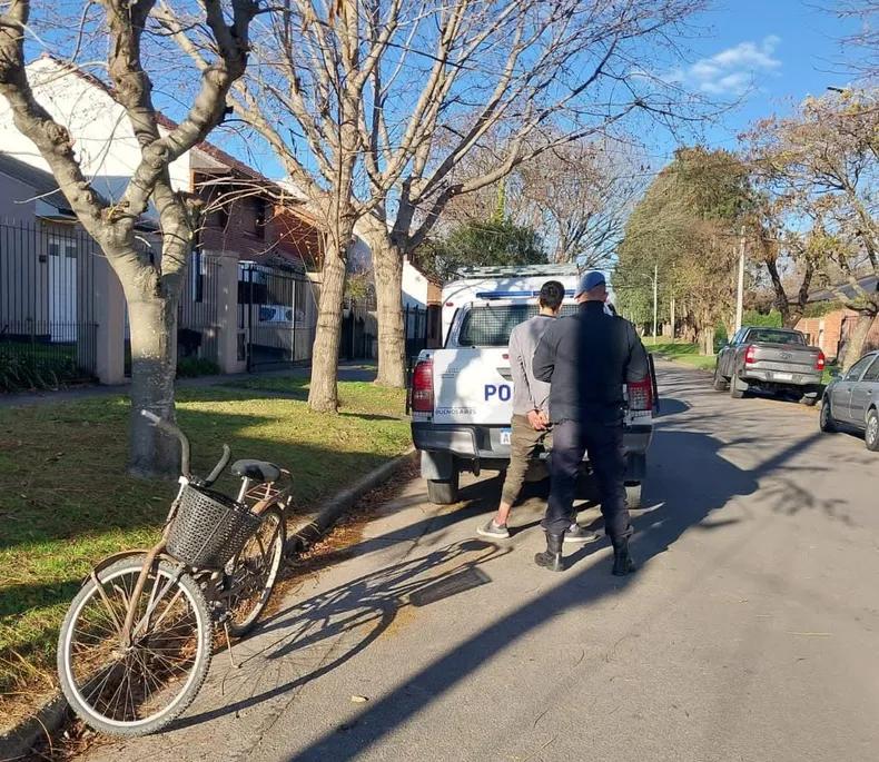 Violento robo a una mujer en Juan A. Peña y Ricardo Palma