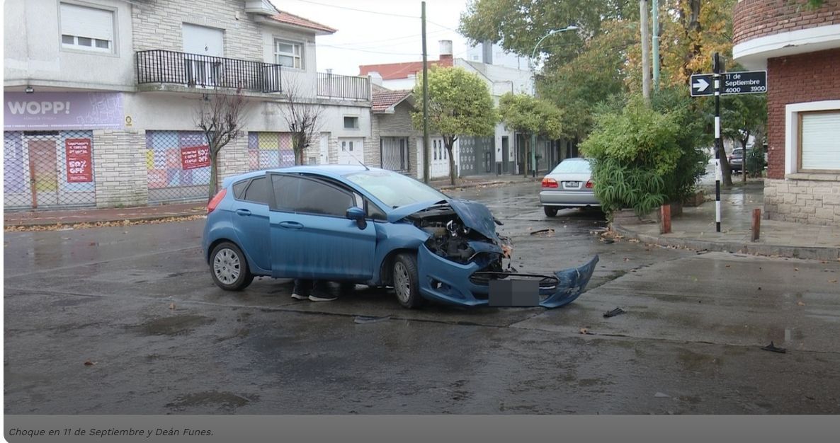 Violento choque entre un patrullero y un auto: un hombre se encuentra grave  