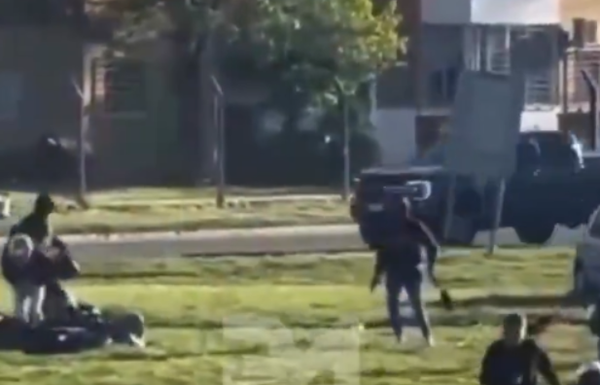 Violencia en la calle: roban moto y disparan a una pareja en Ezeiza