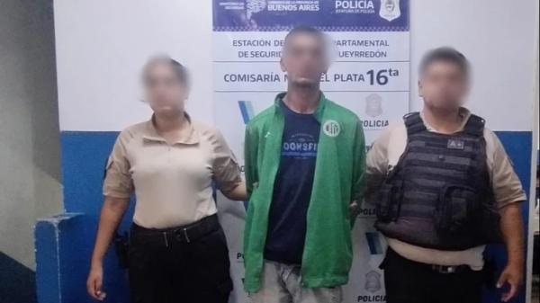 Vecinos frustran robo a una anciana y retienen al ladrón hasta la llegada de la policía