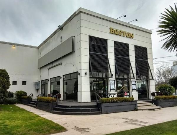 Tras seis años de conflictos, se confirmó el cierre de la confitería Boston