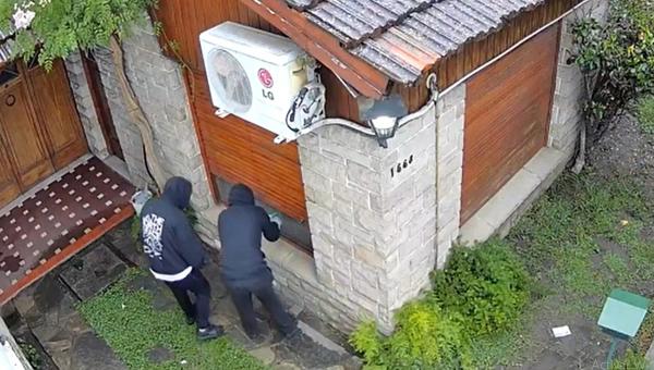 Brutal entradera a un jubilado de 96 años en Lanús