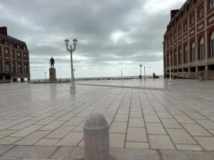 Tras varios meses, reabrieron la Plazoleta Almirante Brown tras el avance de las obras en La Rambla