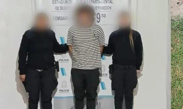 Roció con gas pimienta y le pegó al seguridad de un bar porque no lo dejó pasar 