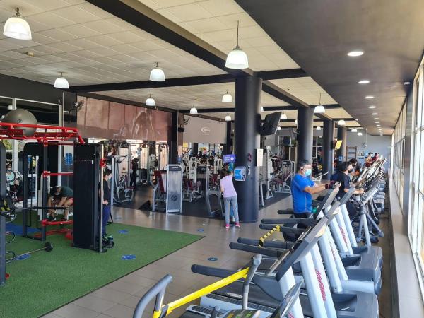 Ingresó haciéndose pasar por cliente y robo 50 mil pesos de un gimnasio