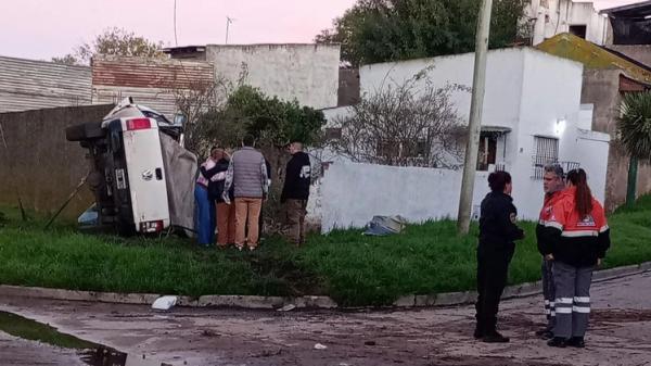 Un hombre de 32 años perdió el control de su camioneta y murió tras incrustarse en una vivienda