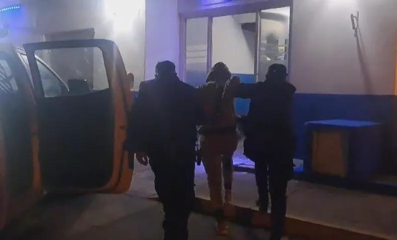 Una mujer rompió la puerta de su casa y amenazó de muerte a sus hijas