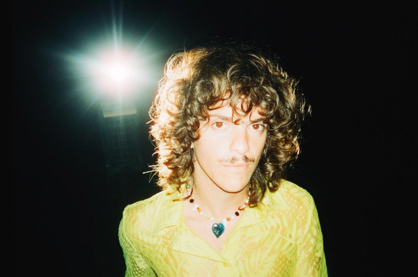 Rocco Posca lanza “Amor Valiente”, un álbum que transforma el amor en un acto de coraje