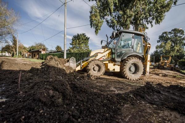 Realizan obras de mantenimiento y mejoras en calles y espacios públicos de Batán