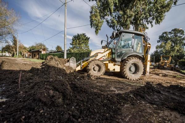 Realizan obras de mantenimiento y mejoras en calles y espacios públicos de Batán