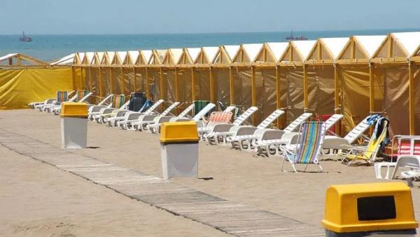 Menos carpas, más playa: estos son los 14 balnearios marplatenses que redujeron sus carpas y sombrillas