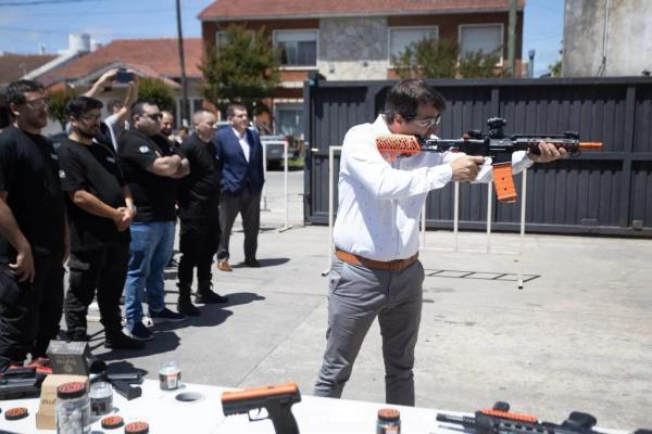 El Municipio busca reponer municiones para las armas no letales de la Patrulla Municipal