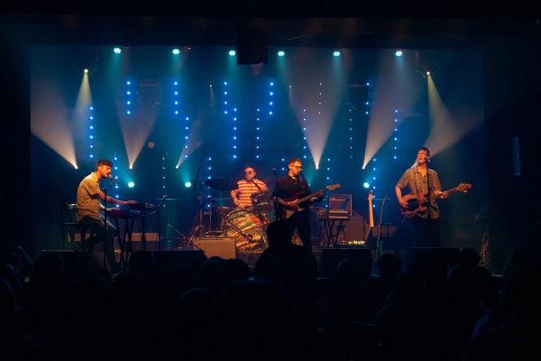Cinema Verité, la banda tributo a Charly García, llega por primera vez a Mar del Plata con un show imperdible