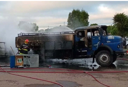 Incendio en el Autódromo de Mar del Plata: un camión cisterna en llamas dejó dos heridos