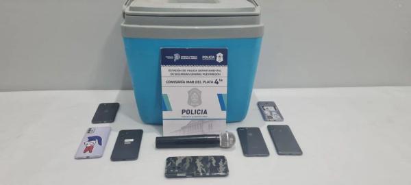  Estaba por entrar el auto a la casa y se lo robaron: Investigan a los sospechosos 