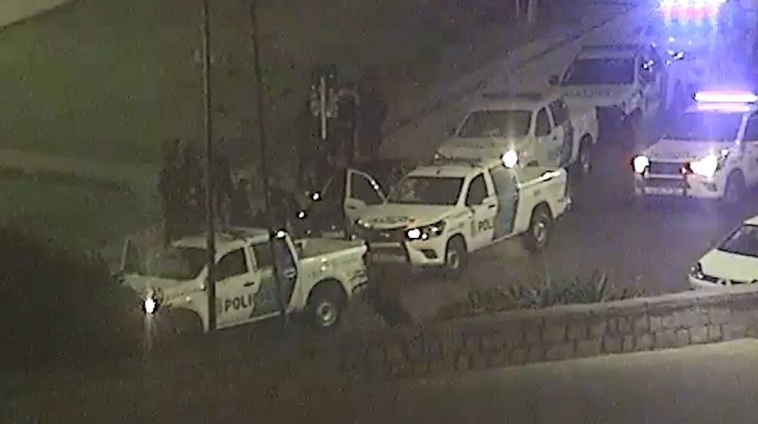 INCREÍBLE: 8 patrulleros asistieron para detener a una sola persona en el Paseo Dávila 