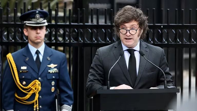 Un medio inglés hizo una nota sobre el plan de Milei para tratar el tema de Malvinas