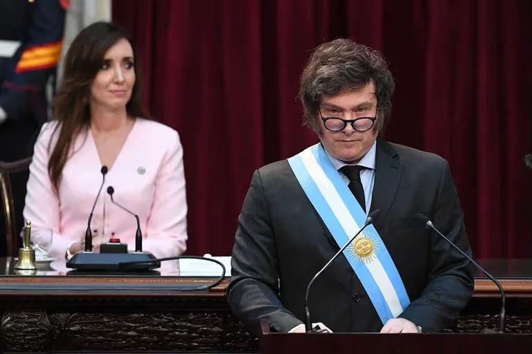 Milei criticó el aumento de la dieta de los senadores