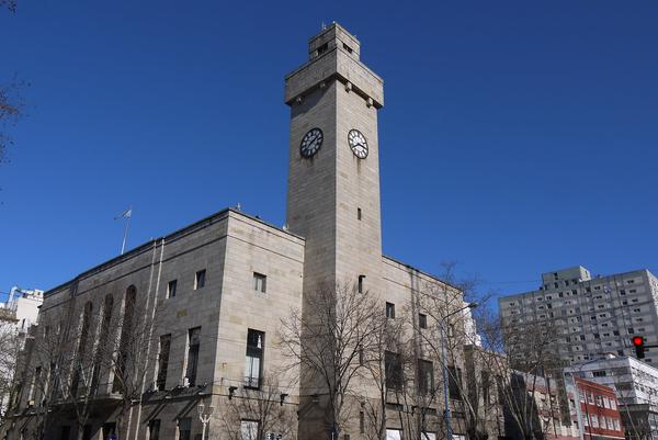 Nueva oferta salarial: el Municipio ofreció un aumento del 15% en cuatro partes