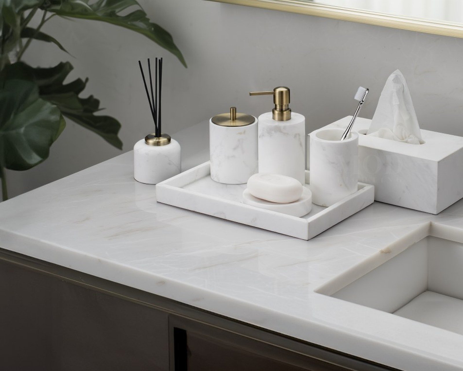 Hardware & Accessories
