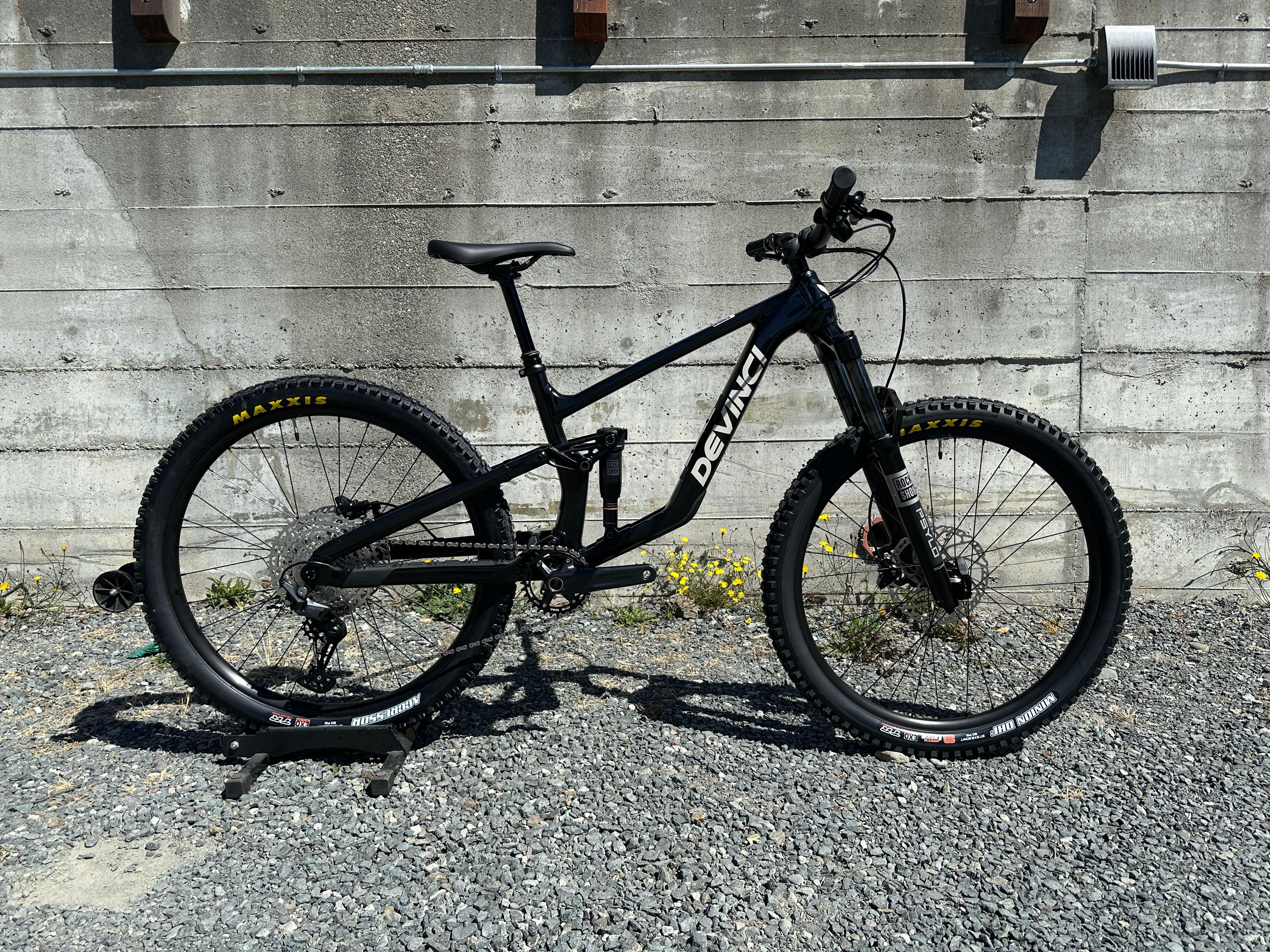 Photo of Devinci Troy ST Deore 12s