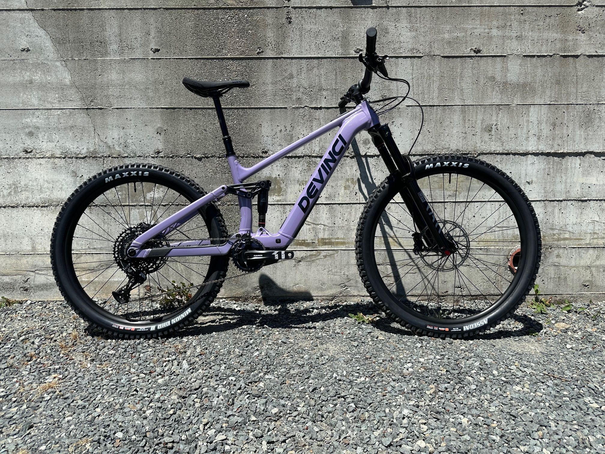 Photo of Devinci E-Troy Lite NX M 