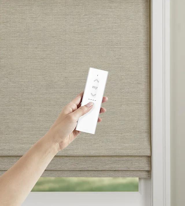 Motorized natural woven shades with remote control