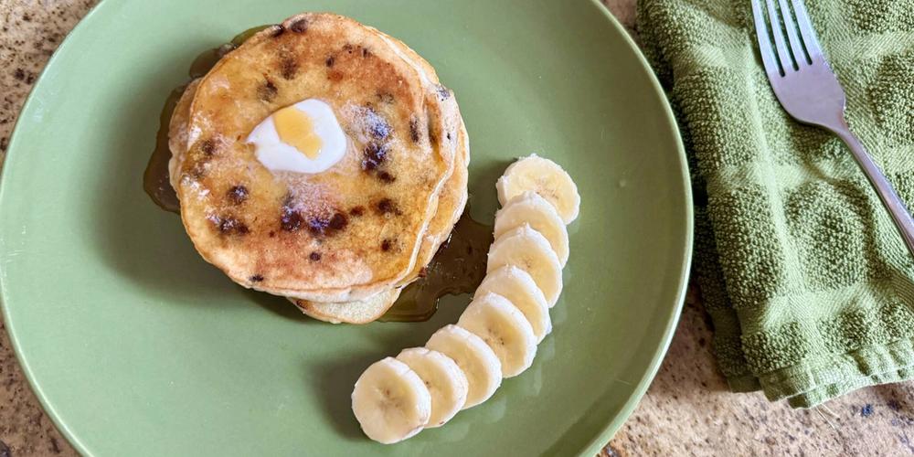 Banana_Pancakes-with-Maples_Syrup