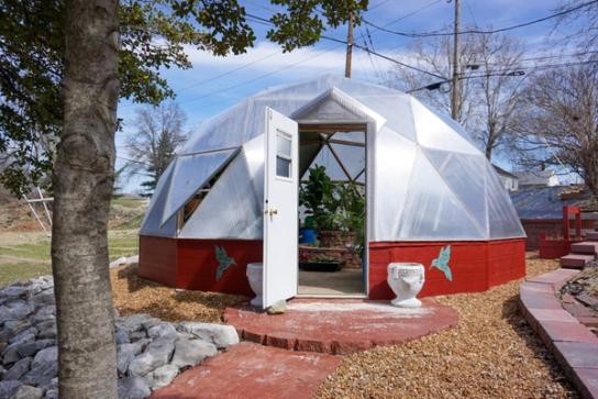 Lou & Alycia's 22' Greenhouse in Southern Illinois