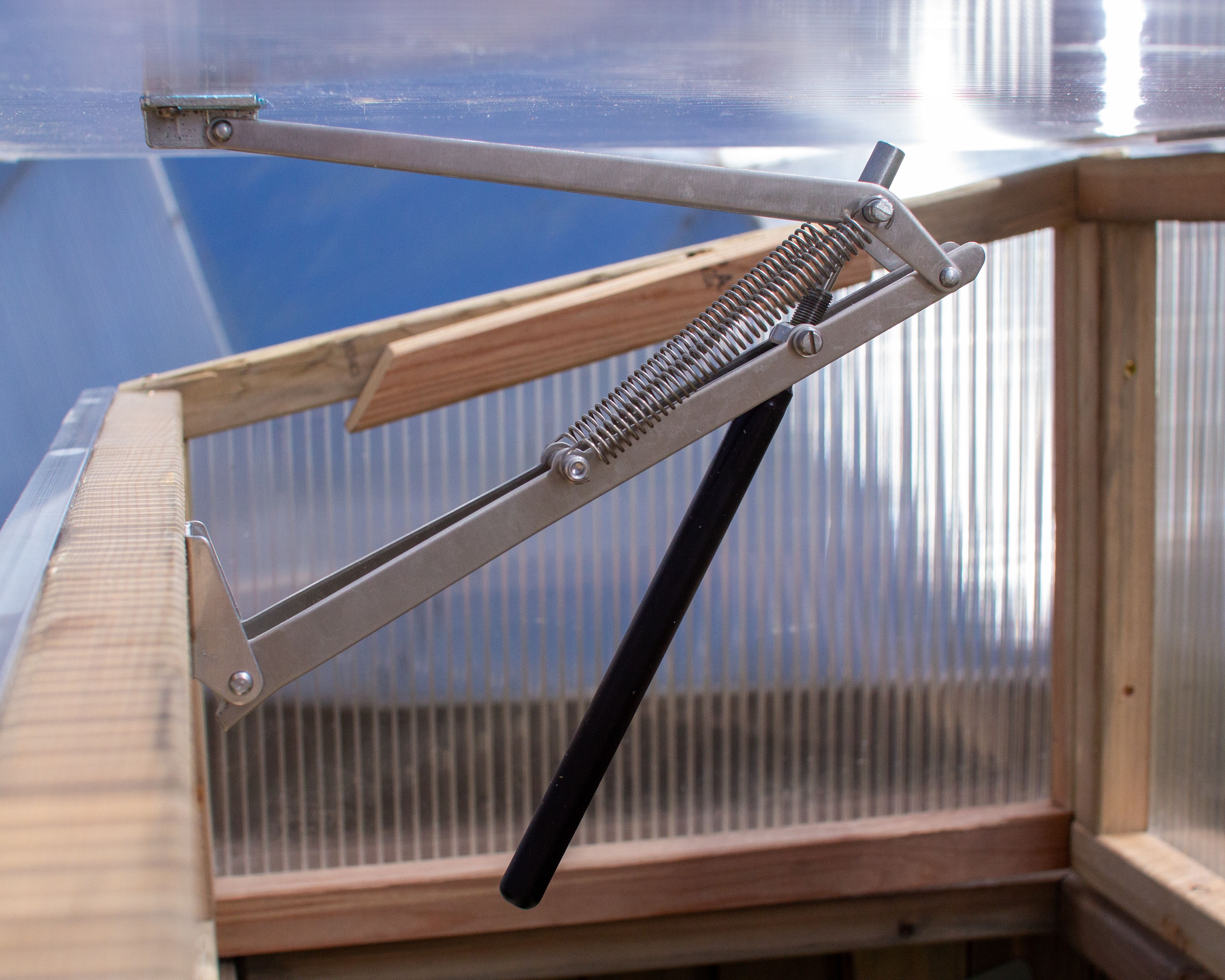 Univent temperature activated automated vent opener on a cold frame