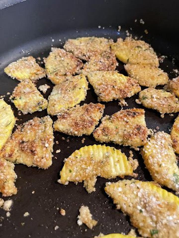 frying up squash chips