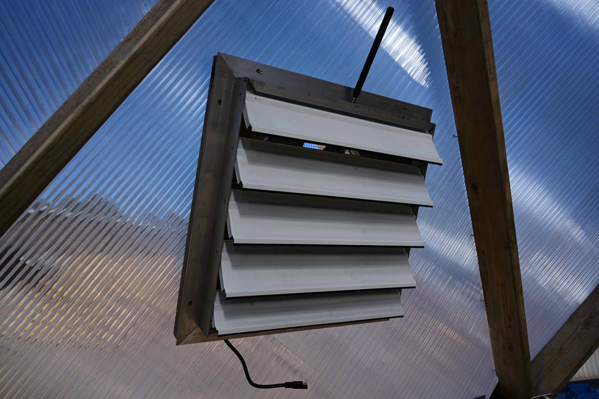 solar ventilation fan in a growing dome greenhouse