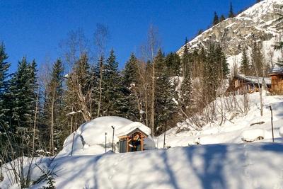 Growing Dome greenhouse in European alpine snow