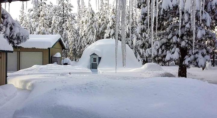 greenhouse preparing for heavy snow