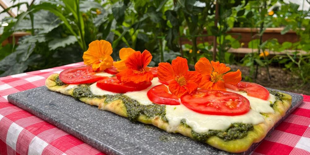nasturtium flatbread pizza