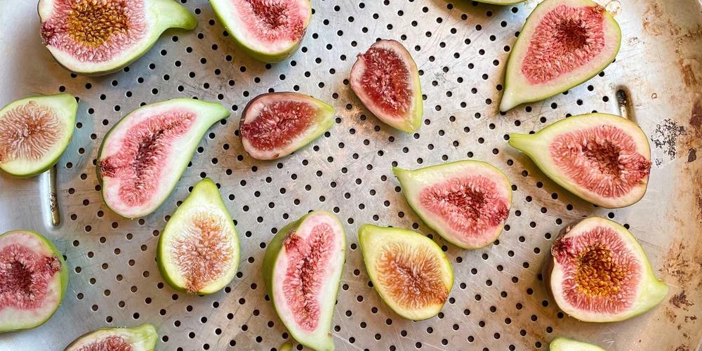 drying_kadota_figs