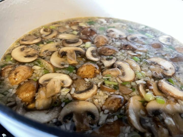 mushroom nad bok choy soup
