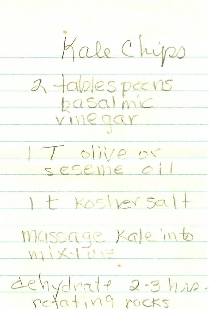 Kale chips ready to eat is a clear dish