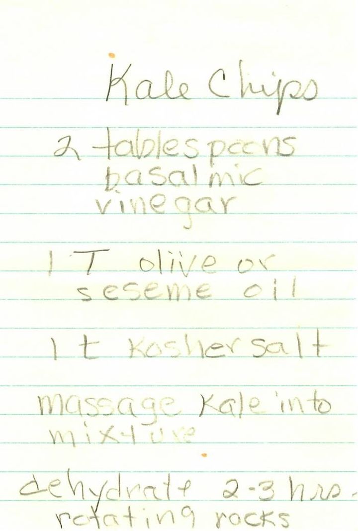 Kale chips ready to eat is a clear dish