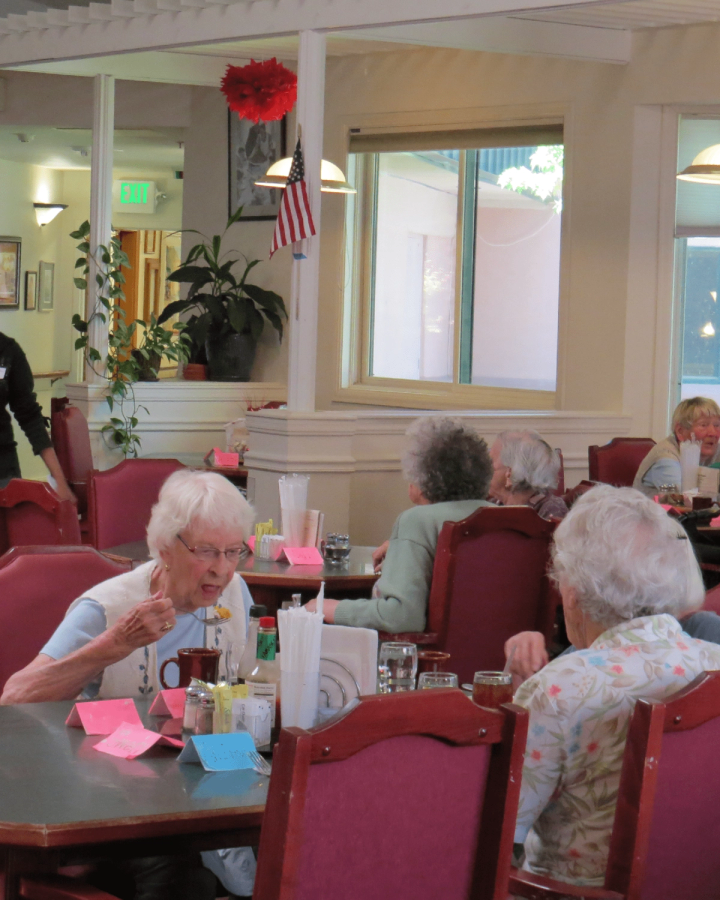 sunshine gardens dining1
