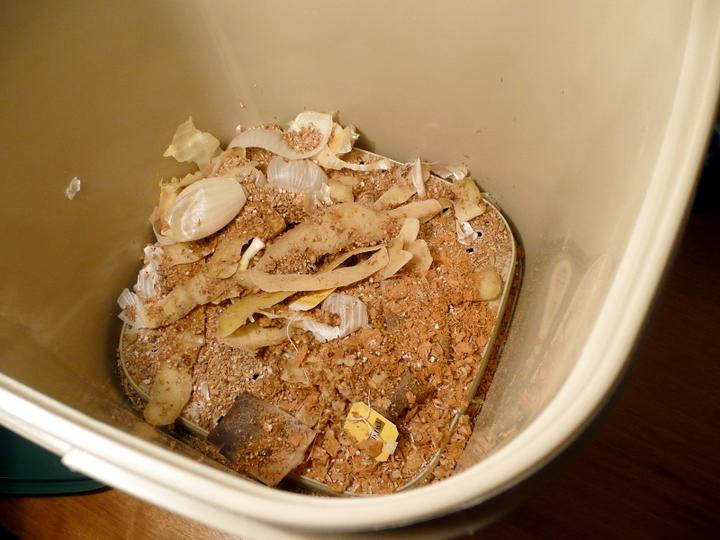 Bokashi bin - inside
