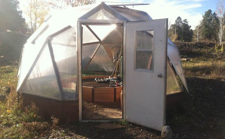 Small Growing Dome Greenhouse Production