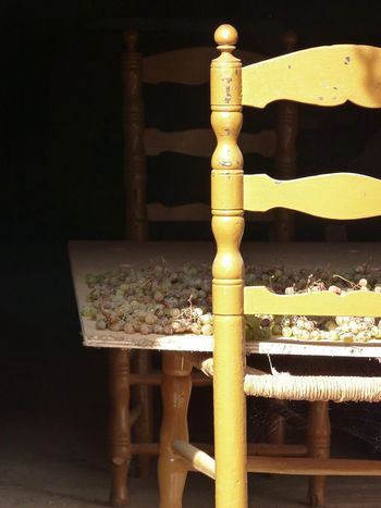Drying raisins