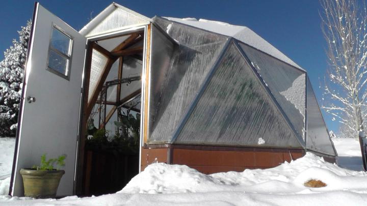 Passive Solar Greenhouse Design Provides Produce All Year Long