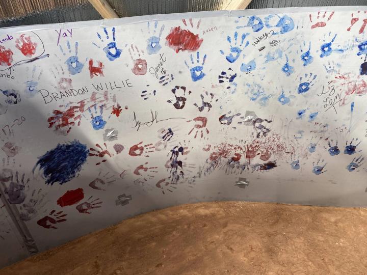 Decorating the inside of the water tank