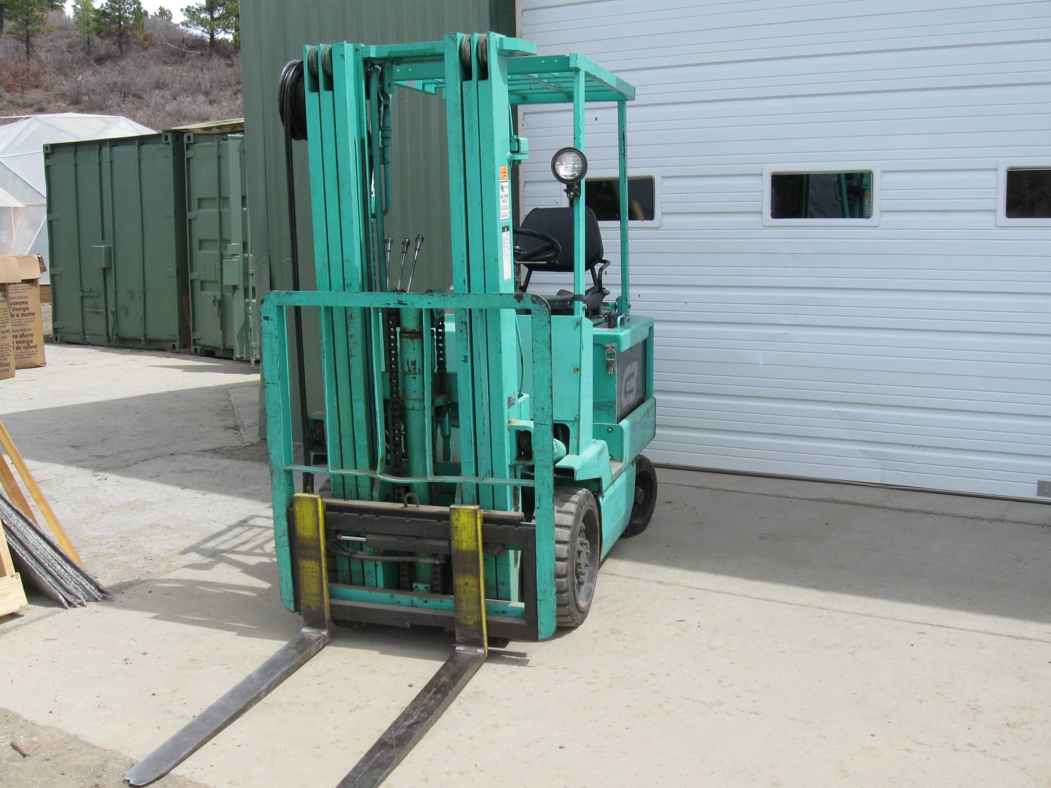 solar powered fork lift