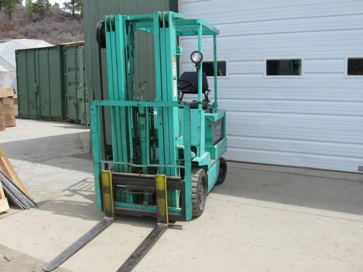 solar powered fork lift