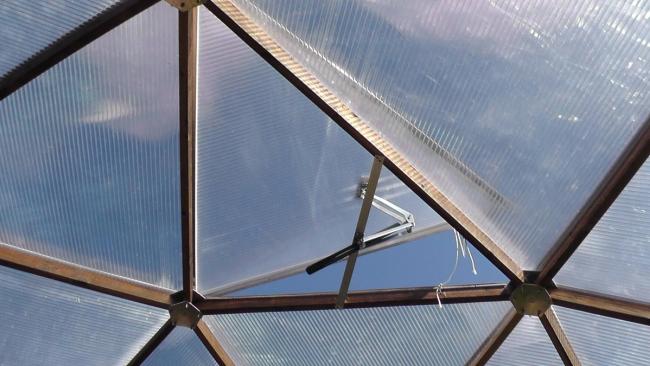 automatic vent opener for a Growing Dome Greenhouse